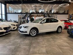 Weiß Gebraucht 2018 Skoda Octavia Active Limousine | 14.499 € (Guter Preis)