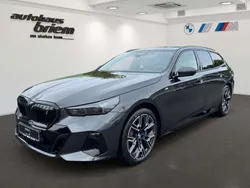 Sophistograu brillanteffekt me Gebraucht 2024 BMW i5 M Sport Limousine | 73.923 €