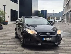 Schwarz Gebraucht 2011 Ford Focus Limousine | 2.200 € (Guter Preis)