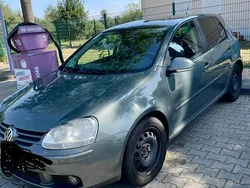 Silber Gebraucht 2008 VW Golf V Kleinwagen | 3.500 €