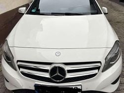 Weiß Gebraucht 2015 Mercedes A180 Kleinwagen | 12.450 € (Guter Preis)