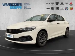 Weißschwarz Gebraucht 2024 Fiat Tipo Cross Kleinwagen | 20.991 € (Fairer Preis)