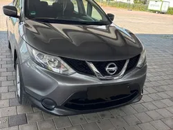 Grau Gebraucht 2017 Nissan Qashqai Acenta SUV | 12.900 € (Teuer)