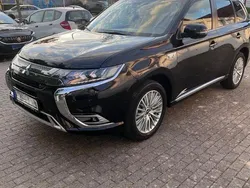 Schwarz Gebraucht 2020 Mitsubishi Outlander P-HEV Plus SUV | 23.100 € (Fairer Preis)