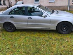 Silber Gebraucht 2002 Mercedes C180 Limousine | 3.000 €