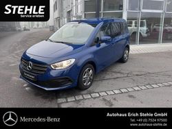 Blau Gebraucht 2023 Mercedes T180 Style Van / Kleinbus | 24.890 € (Fairer Preis)