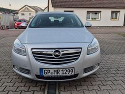 Silber Gebraucht 2011 Opel Insignia Selection Limousine | 6.500 € (Fairer Preis)