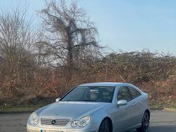 Silber Gebraucht 2007 Mercedes C200 Coupé | 5.500 €