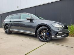 Grau Gebraucht 2020 VW Passat GTE Kombi | 22.870 € (Guter Preis)