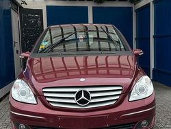 Rot Gebraucht 2006 Mercedes B200 Van / Kleinbus | 1.899 € (Guter Preis)