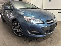Braun Gebraucht 2015 Opel Astra Exklusiv Kombi | 8.900 €