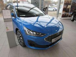 Blau Gebraucht 2024 Ford Focus Titanium Kombi | 26.490 € (Teuer)