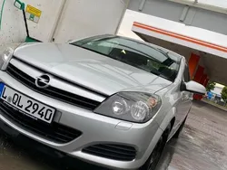Grau Gebraucht 2006 Opel Astra GTC Coupé | 2.500 € (Teuer)