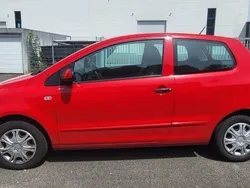 Rot Gebraucht 2010 VW Fox Kleinwagen | 3.200 € (Etwas zu teuer)