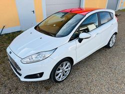 Weiß Gebraucht 2016 Ford Fiesta Titanium Limousine | 8.900 €