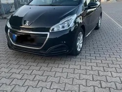 Schwarz Gebraucht 2015 Peugeot 208 Kleinwagen | 7.200 € (Fairer Preis)