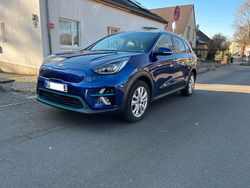 Blau Gebraucht 2021 Kia e-Niro Spirit SUV | 18.900 € (Superpreis)