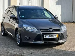 Braun Gebraucht 2014 Ford Focus Limousine | 4.200 € (Fairer Preis)