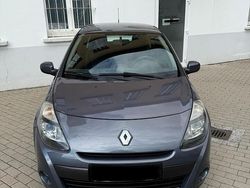 Grau Gebraucht 2009 Renault Clio II Limousine | 3.200 €
