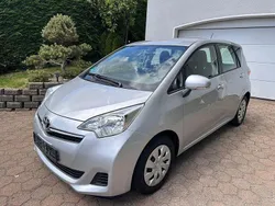 Silber Gebraucht 2011 Toyota Verso-S Life Van / Kleinbus | 10.550 € (Fairer Preis)