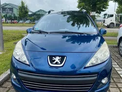 Blau Gebraucht 2010 Peugeot 207 Kombi | 2.500 € (Fairer Preis)