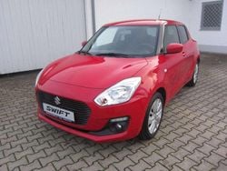 Solid fervent red Gebraucht 2018 Suzuki Swift Comfort Kleinwagen | 9.890 € (Fairer Preis)