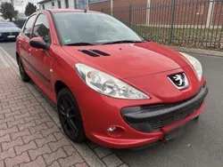 Rot Gebraucht 2010 Peugeot 206+ Kleinwagen | 1.350 €