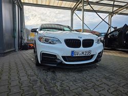 Weiß Gebraucht 2016 BMW M235 Performance Coupé | 25.500 € (Fairer Preis)