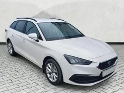 Weiß Gebraucht 2024 Seat Leon Style | 27.490 € (Guter Preis)