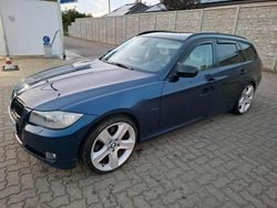 Blau Gebraucht 2011 BMW 320 Kombi | 5.199 €