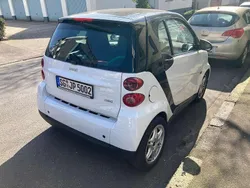 Weissschwarz Gebraucht 2011 Smart ForTwo Coupé Coupé | 5.950 € (Etwas zu teuer)