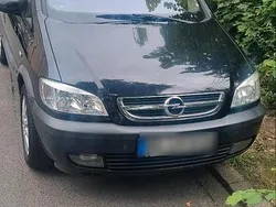 Schwarz Gebraucht 2003 Opel Zafira Van / Kleinbus | 1.900 € (Fairer Preis)