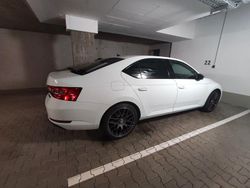 Weiß Gebraucht 2015 Skoda Superb Ambition Limousine | 16.500 € (Fairer Preis)