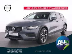 Grau Gebraucht 2023 Volvo V60 CC Plus Kombi | 36.990 € (Superpreis)
