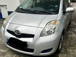 Silber Gebraucht 2012 Daihatsu Charade Kleinwagen | 3.888 €