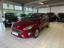 Rot Gebraucht 2017 Ford Fiesta Titanium Kleinwagen | 13.990 € (Fairer Preis)
