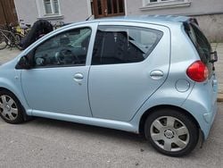 Blau Gebraucht 2007 Toyota Aygo Kleinwagen | 1.200 € (Guter Preis)