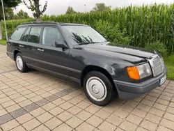 Schwarz Gebraucht 1987 Mercedes 230 Kombi | 7.400 €