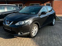 Schwarz Gebraucht 2016 Nissan Qashqai Acenta SUV | 15.450 € (Teuer)