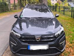 Grau Gebraucht 2022 Dacia Jogger Extreme Van / Kleinbus | 16.999 € (Fairer Preis)