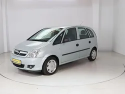Grün Gebraucht 2009 Opel Meriva Van / Kleinbus | 4.790 € (Etwas zu teuer)