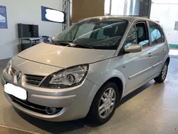 Grau Gebraucht 2009 Renault Scénic II Exception Van / Kleinbus | 5.590 € (Teuer)