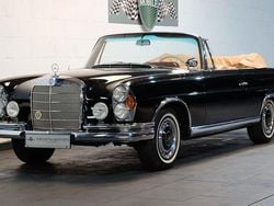 Schwarz Gebraucht 1963 Mercedes 220 SE Cabrio | 119.000 €