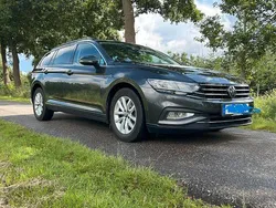 Grau Gebraucht 2021 VW Passat Business Kombi | 19.900 € (Guter Preis)