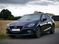 Blau Gebraucht 2016 Mazda 3 Nakama Limousine | 11.999 € (Fairer Preis)