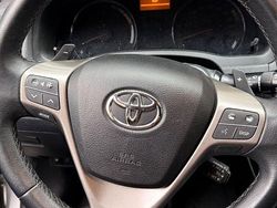 Silber Gebraucht 2011 Toyota Avensis Edition Kombi | 6.000 €