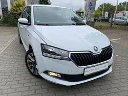 Weiß Gebraucht 2021 Skoda Fabia Clever Limousine | 14.890 € (Superpreis)