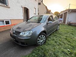 Grau Gebraucht 2006 VW Golf V Edition Limousine | 2.100 € (Fairer Preis)