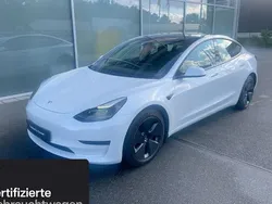 Weiß Gebraucht 2021 Tesla Model 3 RWD Limousine | 26.700 € (Etwas zu teuer)