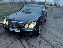Grün Gebraucht 2002 Mercedes E220 Classic Limousine | 1.750 € (Guter Preis)